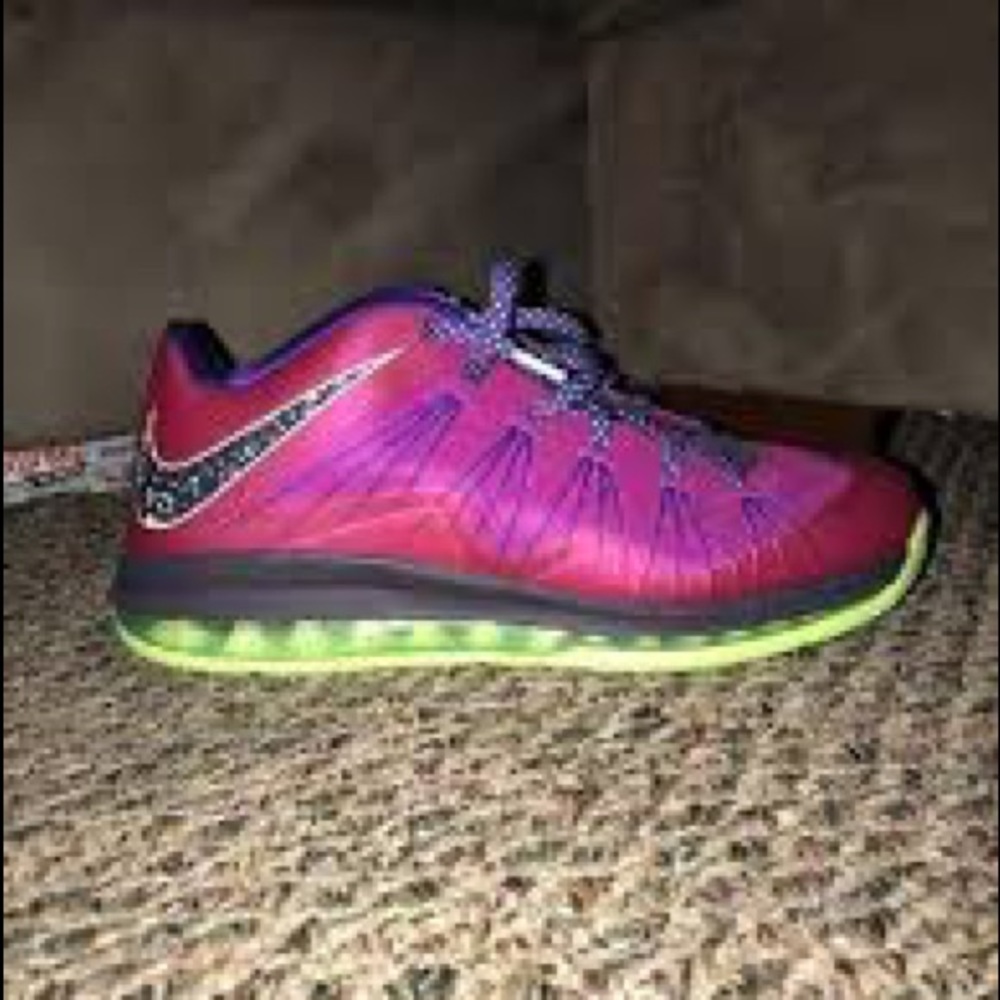 Lebron James x low raspberry red